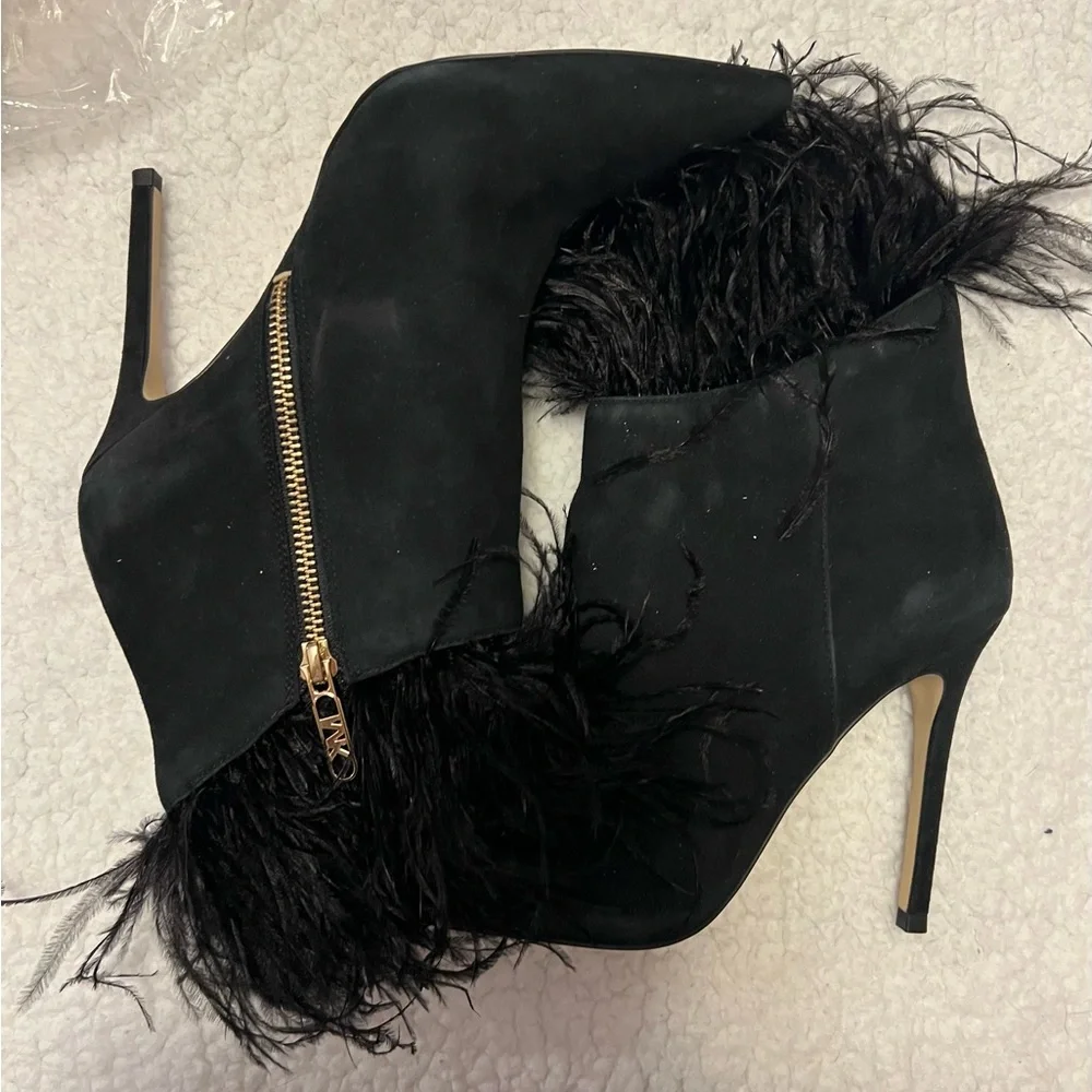 Elegant Black Feathered Women's Stiletto Boots Michaels Kors Whitby Suede bootie - Picture 6 of 7